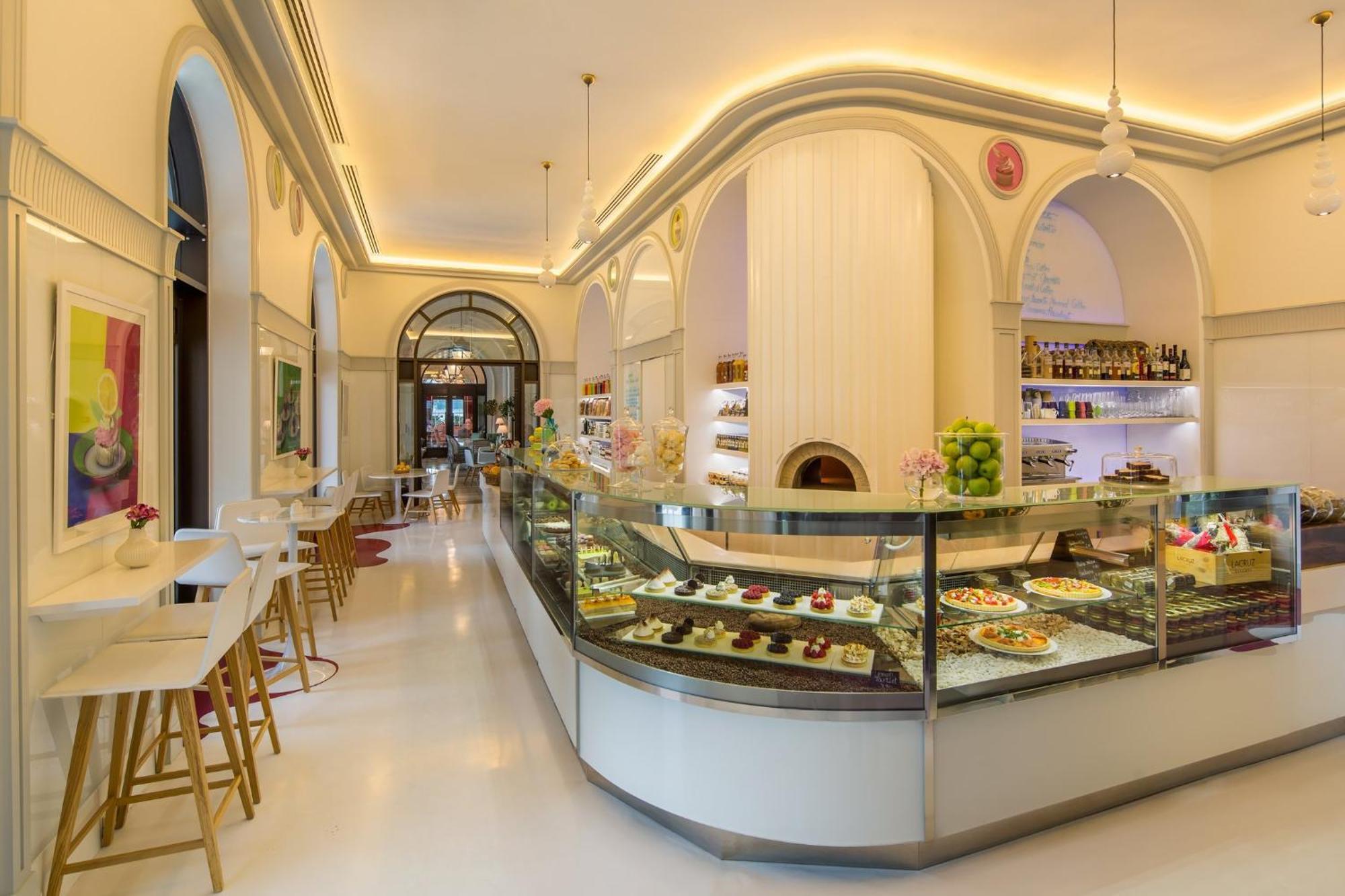波尔图黑山丽晶酒店 蒂瓦特 外观 照片 The interior of the restaurant