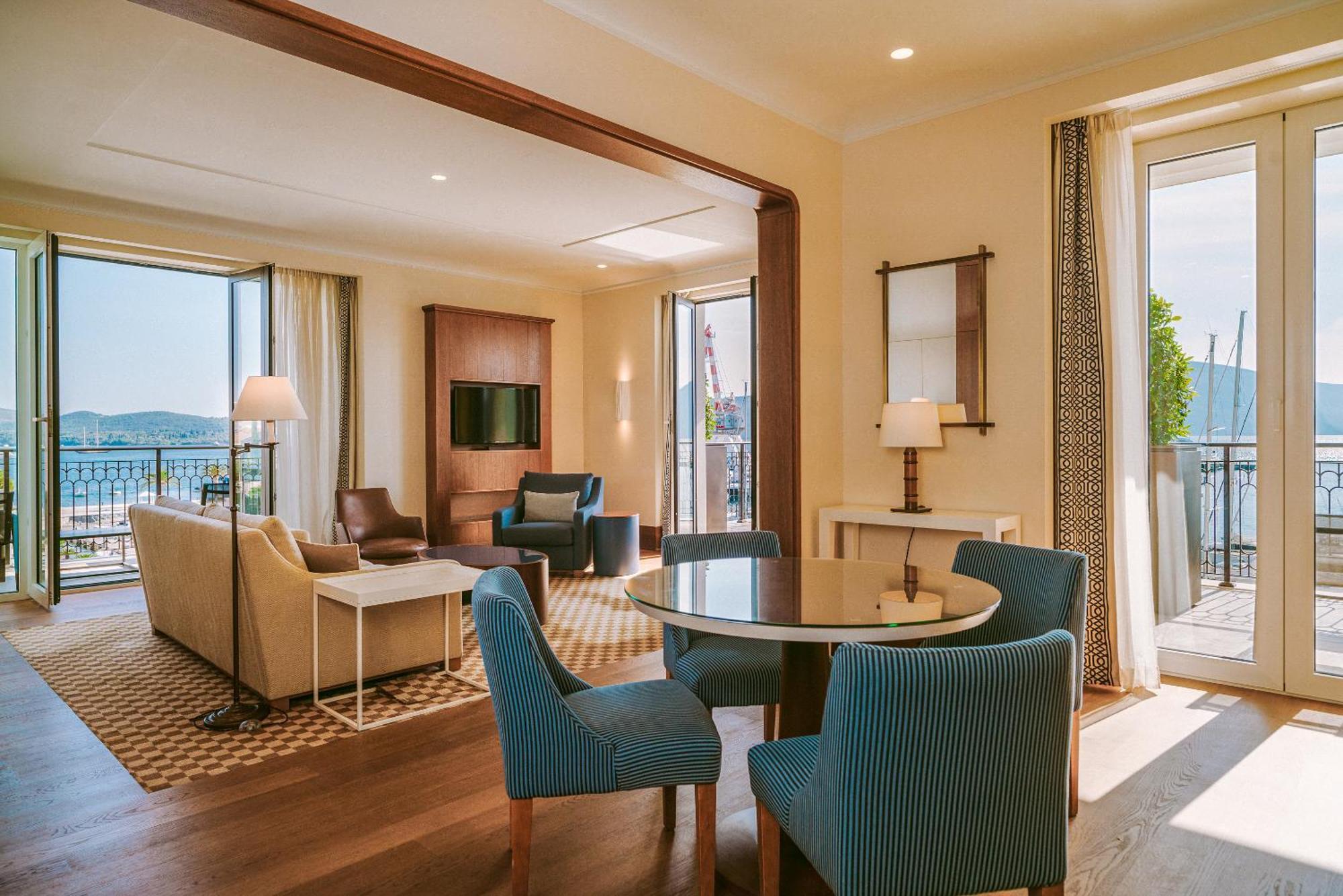 波尔图黑山丽晶酒店 蒂瓦特 外观 照片 A suite at the InterContinental